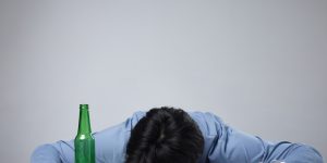 喝白酒为什么有酒味？该如何祛除