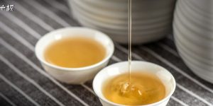 黄酒蒸馏后是白酒吗？黄酒是发酵的还是蒸馏的